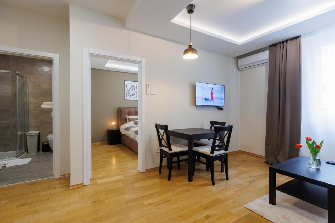 Black & White Apartment Суботица Экстерьер фото