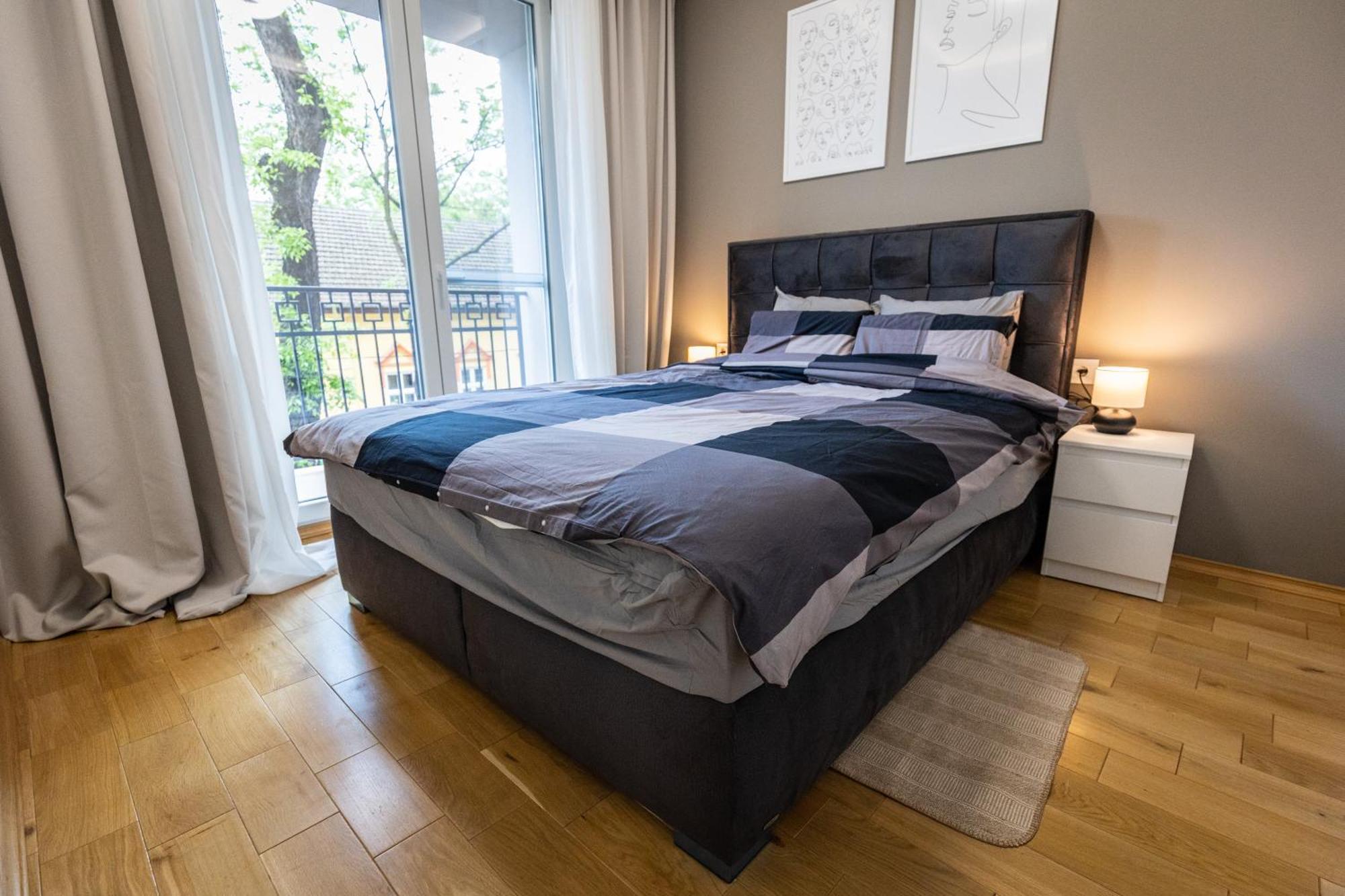 Black & White Apartment Суботица Экстерьер фото